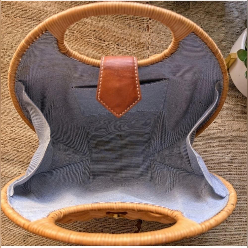 J McLaughlin • Victoria Wicker Picnic Style Bag - Picture 6 of 7